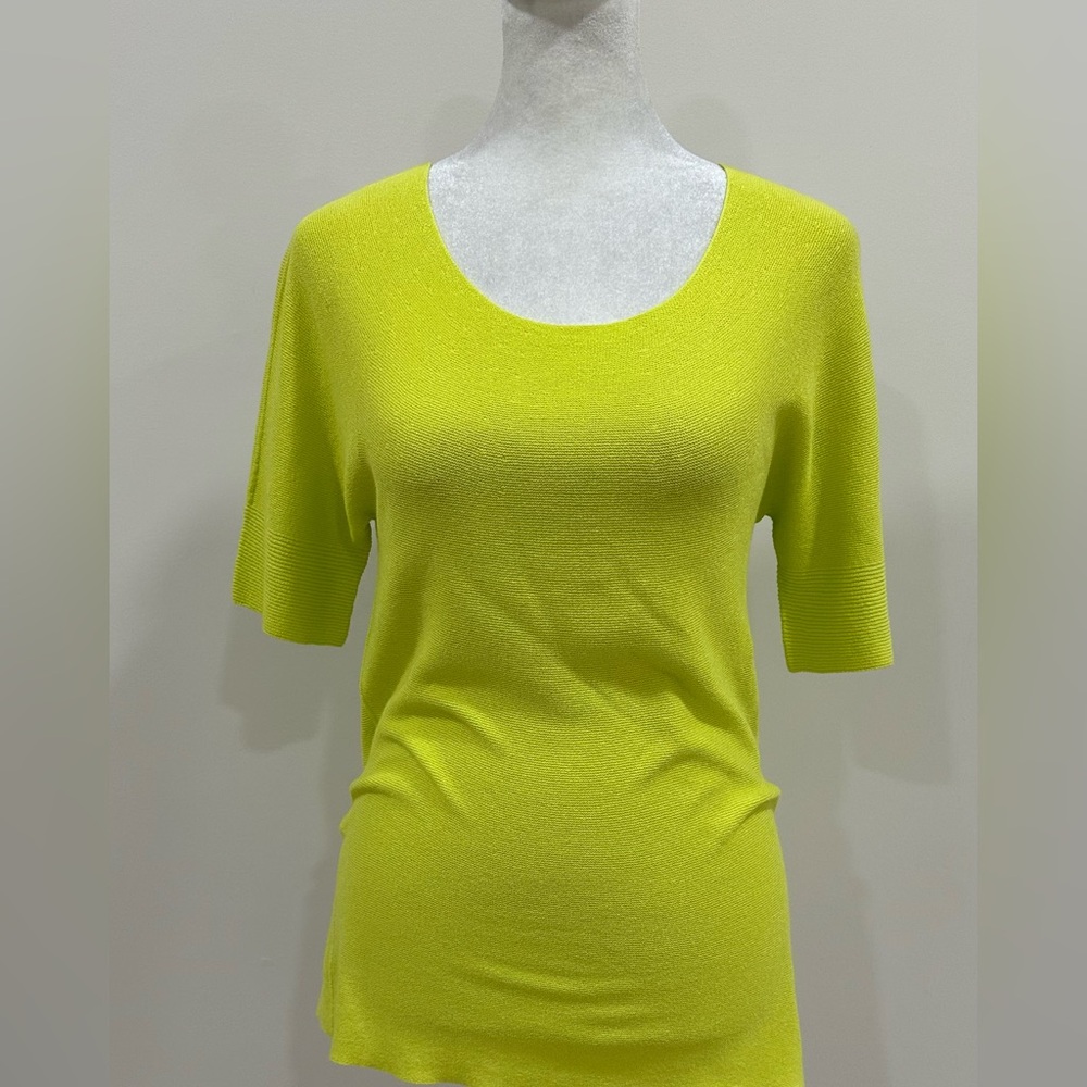NWT Nuvola Women’s‎ Thin Top Lime Color Size  M Made In Italy